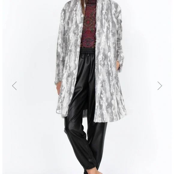 NWOT Johnny Was Biya 3J Workshop JWLA Faux Fur Cloud Jacket Coat - Picture 2 of 4